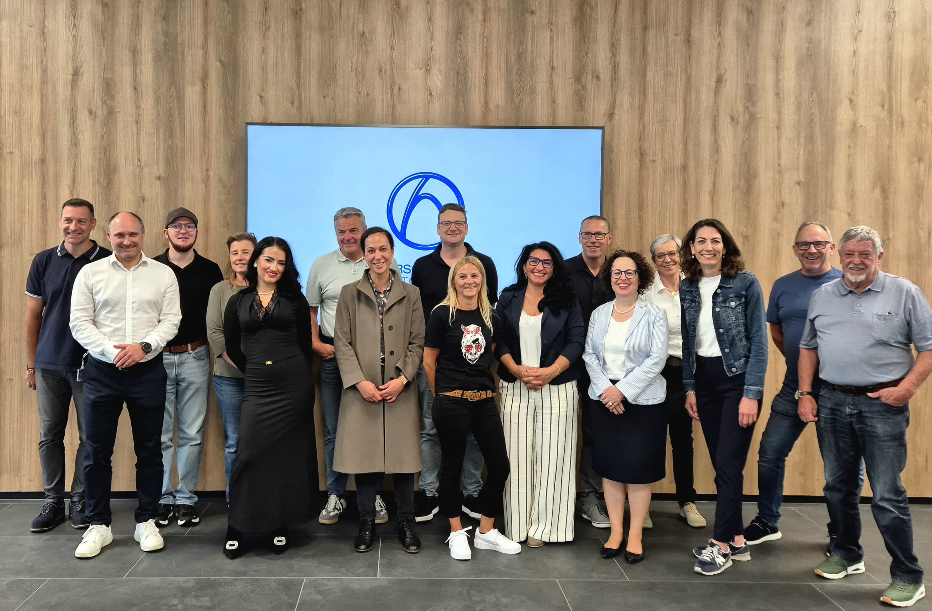 ÖAAB Vorarlberg besucht Vorzeigebetrieb Hirschmann Automotive in Rankweil